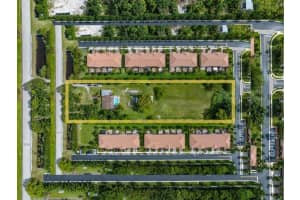 951 SW 121st Ave, Davie, FL 33325 Sold 05/02/23