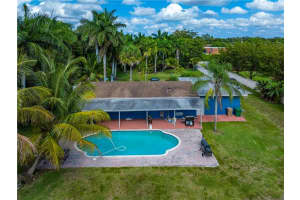 951 SW 121st Ave, Davie, FL 33325 Sold 05/02/23