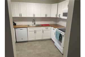 7010 NW 186th St #420, Hialeah, FL 33015, Sold 06/28/22