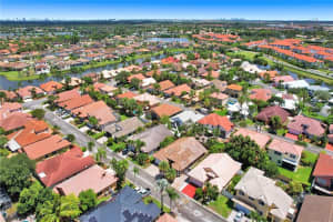11570 SW 10th St, Pembroke Pines, FL 33025, Sold 10/17/22