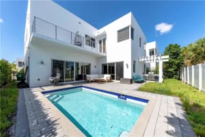 9975 NW 75th St, Doral, FL 33178, Sold 06/30/22