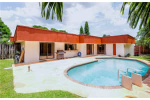 10430 SW 51st St, Cooper City, FL 33328, Sold 06/27/22