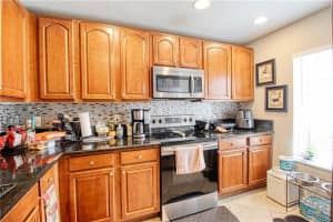 9271 Chambers St, Tamarac, FL 33321, Sold 06/22/22