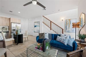 460 NE 35th Ct   5, Oakland Park, FL 33334 Sold 11/10/22