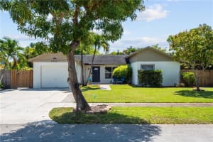 19621 NW 58th Ave, Hialeah, FL 33015, Sold 07/13/22