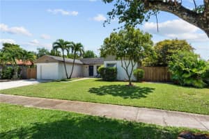 19621 NW 58th Ave, Hialeah, FL 33015, Sold 07/13/22