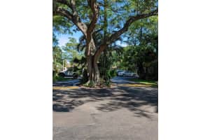 MLS# F10331399, Oakland Park, Florida 33309