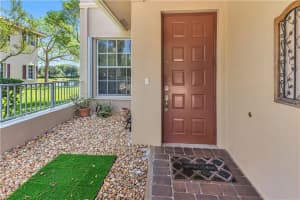 3524 Parkside Dr, Davie, FL 33328, Sold 06/24/22