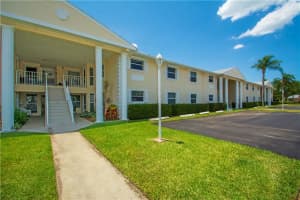 605 W Lake Jasmine Cir APT 203, Vero Beach, FL 32962, Sold 08/30/22