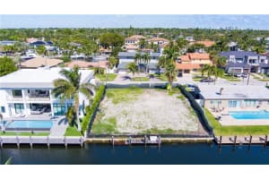 2420 NE 48th St, Lighthouse Point, FL 33064, Sold 12/02/24