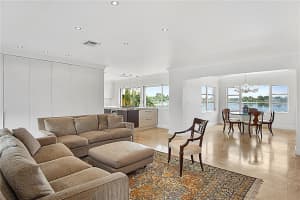 1717 NW 39th St, Oakland Park, FL 33309, Sold 06/22/22