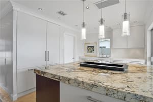 1717 NW 39th St, Oakland Park, FL 33309, Sold 06/22/22