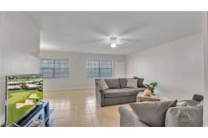 2455 NE 51st St e 102, Fort Lauderdale, FL 33308, Sold 07/13/22