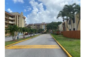 8881 Fontainebleau Blvd, Miami, FL 33172, Sold 11/28/22