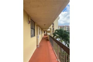 8881 Fontainebleau Blvd, Miami, FL 33172, Sold 11/28/22