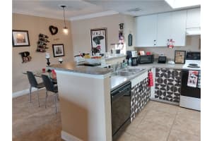 5035 Wiles Rd APT 302, Coconut Creek, FL 33073, Sold 07/07/22