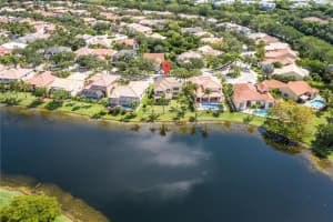 1427 Camellia Cir, Weston, FL 33326, Sold 06/27/22