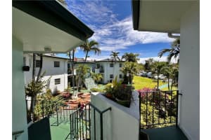 18706 NE 18th Ave APT 206, Miami, FL 33179, Sold 07/15/22