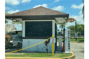 210 Lake Pointe Dr APT 204, Oakland Park, FL 33309, Sold 07/01/22