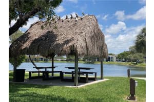 210 Lake Pointe Dr APT 204, Oakland Park, FL 33309, Sold 07/01/22