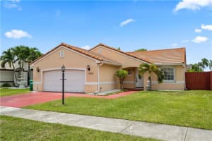 16332 SW 76th St, Miami, FL 33193 Sold 07/06/22