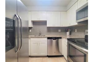 501 SE 8th St APT 104, Deerfield Beach, FL 33441, Sold 06/30/22