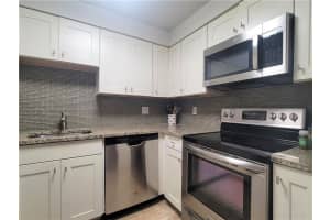 501 SE 8th St APT 104, Deerfield Beach, FL 33441, Sold 06/30/22