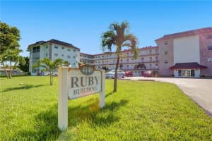 4140 NW 44th Ave APT 201, Lauderdale Lakes, FL 33319, Sold 08/18/22