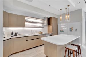 525 N Fort Lauderdale Beach Blvd #1405, Fort Lauderdale, FL 33304, Sold 11/01/23