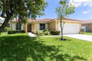 19401 NW 23rd St, Pembroke Pines, FL 33029, Sold 07/21/22