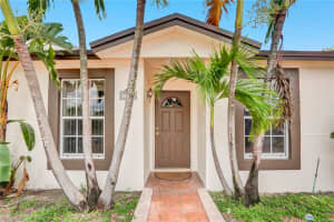 5731 NW 199th St, Hialeah, FL 33015, Sold 09/12/22