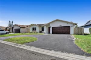 9530 NW 82nd St, Tamarac, FL 33321, Sold 07/06/22