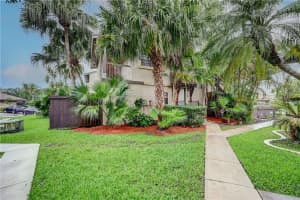 2080 Bayberry Dr, Pembroke Pines, FL 33024, Sold 07/12/22