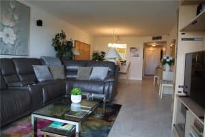 3300 W Rolling Hills Cir APT 509, Davie, FL 33328, Sold 07/26/22