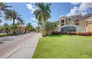 7920 N Nob Hill Rd, Tamarac, FL 33321, Sold 07/27/22
