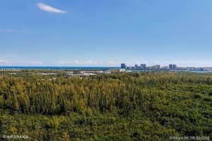 15051 Royal Oaks Ln APT 1901, North Miami, FL 33181, Sold 08/19/22