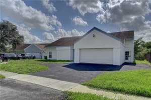 2801 Devonwood Ave, Miramar, FL 33025, Sold 01/24/23