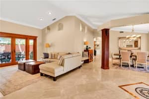 10141 SW 18th St, Davie, FL 33324, Sold 07/22/22