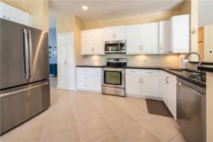 332 Cameron Dr, Weston, FL 33326, Sold 08/25/22