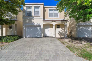 979 SW 15th St, Deerfield Beach, FL 33441, Sold 08/15/22