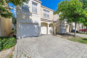 979 SW 15th St, Deerfield Beach, FL 33441, Sold 08/15/22