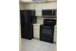 7340 NW 1st St APT 104, Plantation, FL 33317, Sold 07/27/22