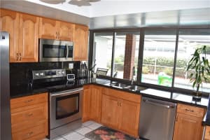 10312 NW 3 St, Plantation, FL 33324, Sold 08/25/22