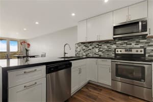 605 Oaks Dr, Pompano Beach, FL 33069, Sold 05/04/23