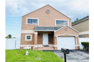 10120 NW 3rd St, Pembroke Pines, FL 33026, Sold 09/27/22