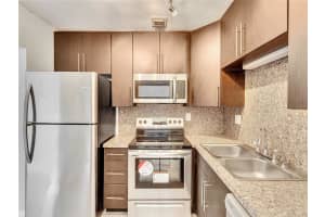 3000 NE 16th Ave   403, Oakland Park, FL 33334 Sold 09/02/22