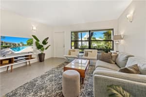 2955 NE 60th St, Fort Lauderdale, FL 33308, Sold 08/22/22