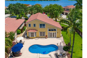 19289 NW 24th Ct, Pembroke Pines, FL 33029, Sold 08/31/22