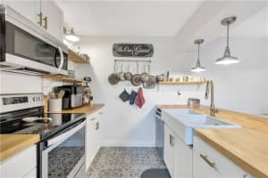 8266 Boca Rio Dr, Boca Raton, FL 33433, Sold 09/23/22