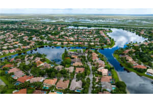441 Montclaire Dr, Weston, FL 33326, Sold 08/11/22